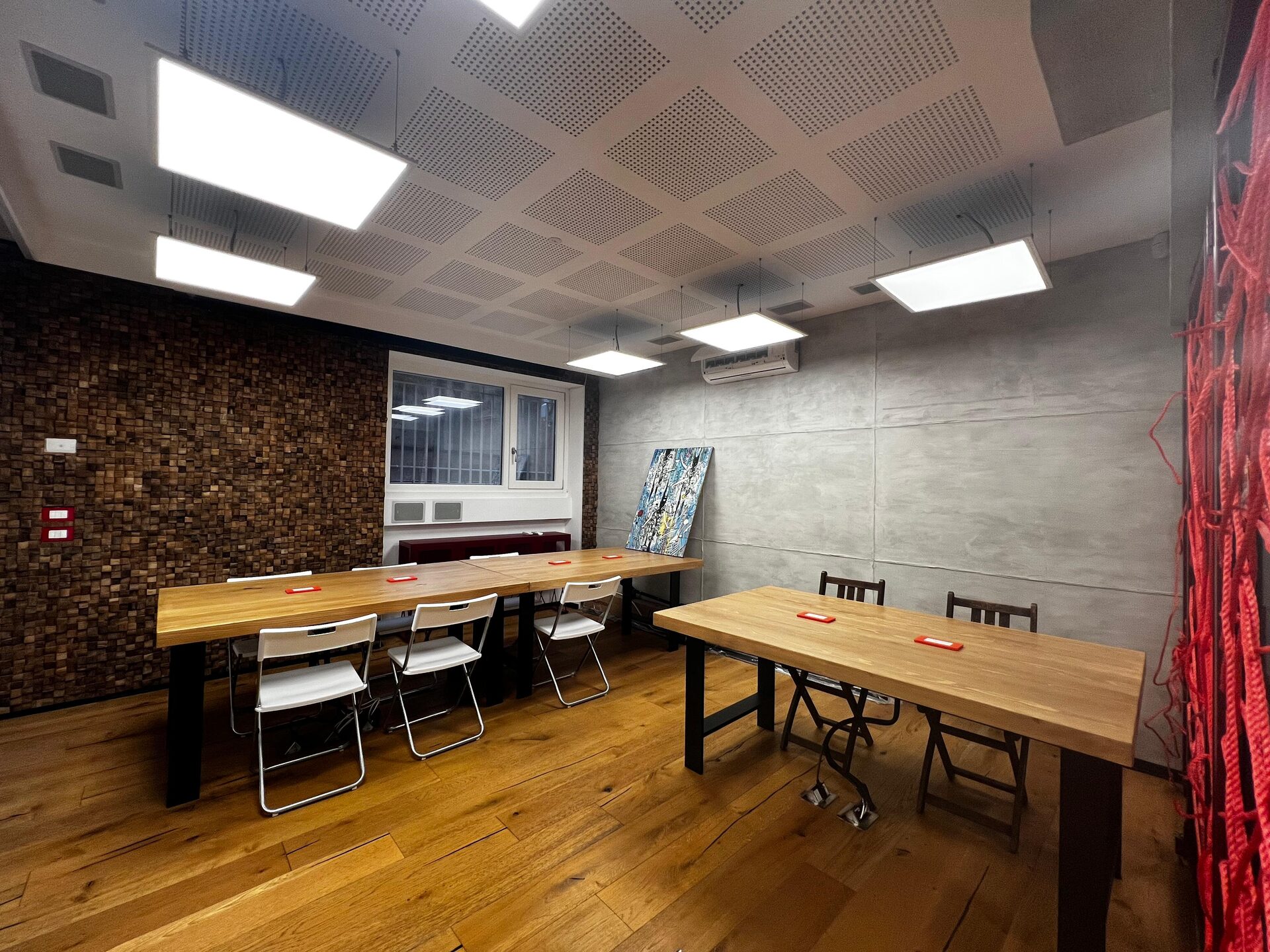 Beton Room - sala riunioni stile industriale coworking Roma